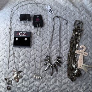 NWT! Silver and Dark Metal Accessories Set